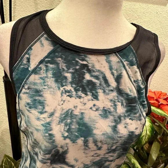 Lululemon athletica tank tops size 6 - Picture 4 of 6